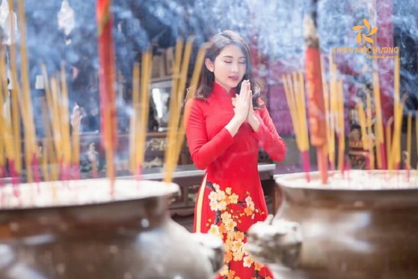 mơ thấy thắp nhang đánh con gì - Hình 2