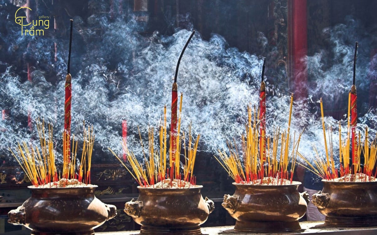 mơ thấy thắp nhang đánh con gì - Hình 3